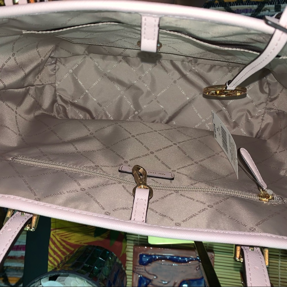 Not Avail. MK Carry All MD Multi Floral Tote - Picture 5 of 15